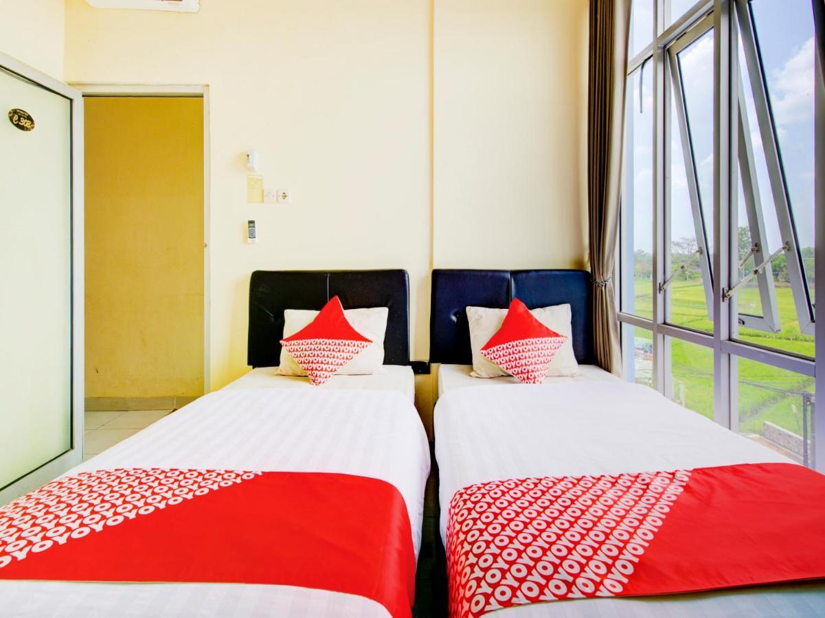 Oyo 3746 Double Tree Guesthouse Purwokerto Esterno foto