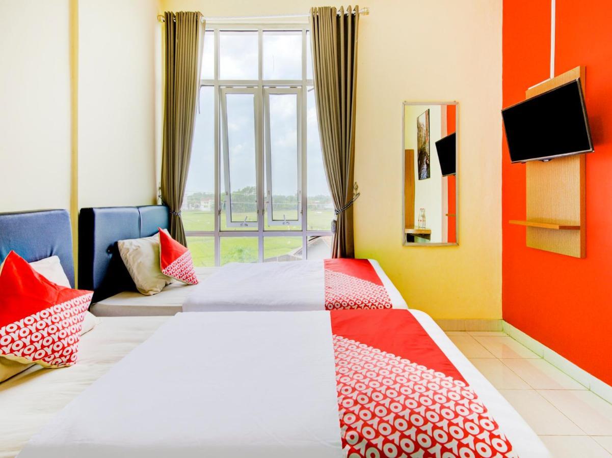 Oyo 3746 Double Tree Guesthouse Purwokerto Esterno foto