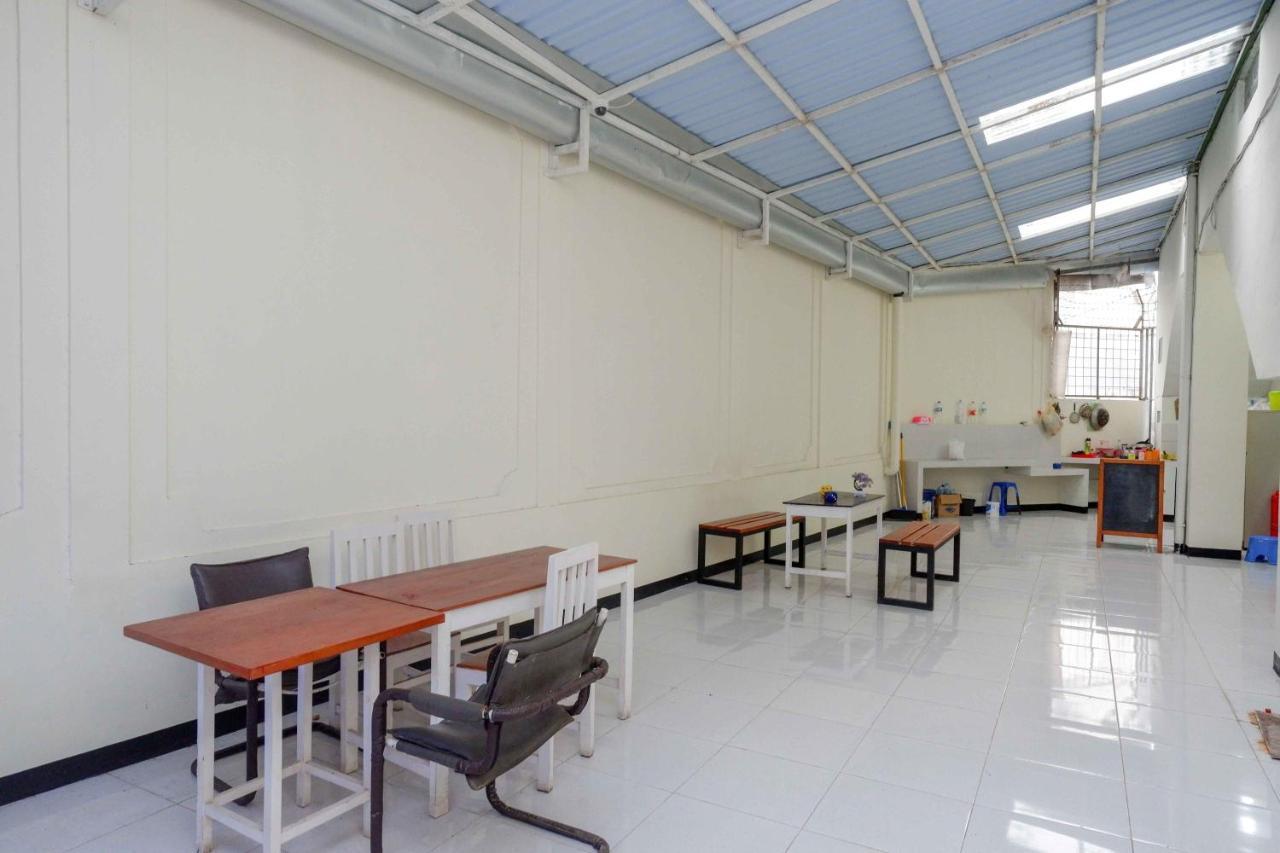 Oyo 3746 Double Tree Guesthouse Purwokerto Esterno foto